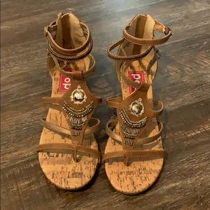 🤎🤍Cute Brown Sandals🤍🤎